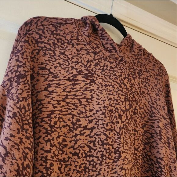 Athleta stretchy leopard print pull over hoodie M - Picture 2 of 4